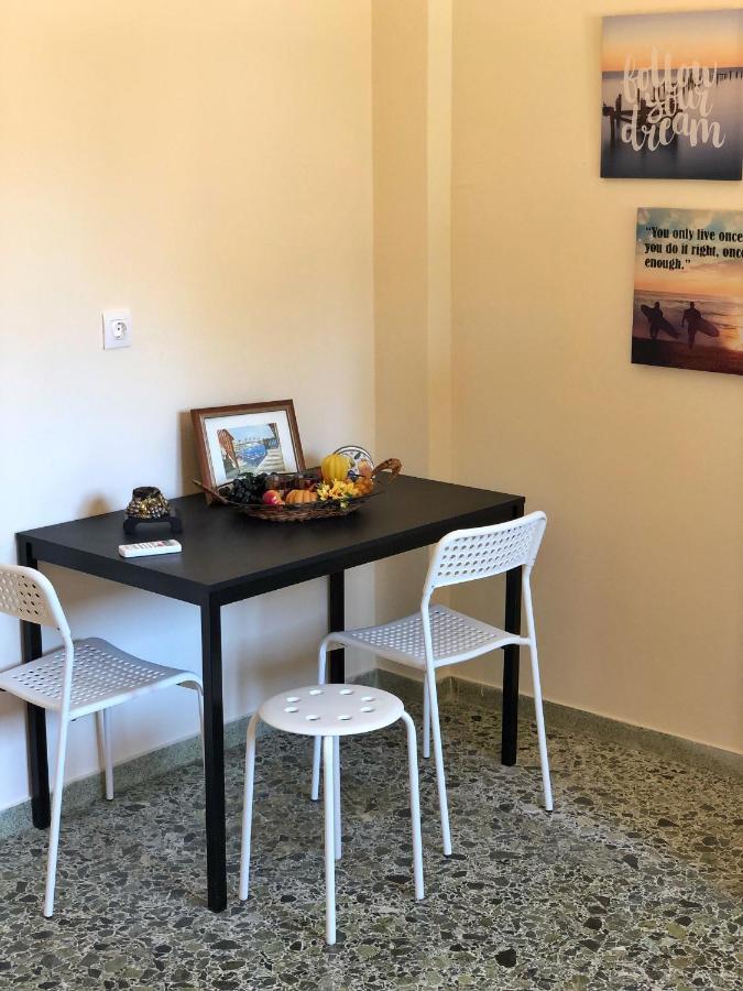 Blue Air Apartment 1Minute From Sea, 15 Min From The Airport Artemis City Center Bagian luar foto
