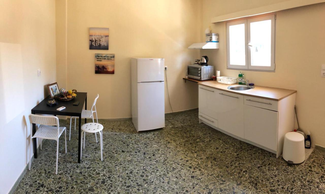 Blue Air Apartment 1Minute From Sea, 15 Min From The Airport Artemis City Center Bagian luar foto