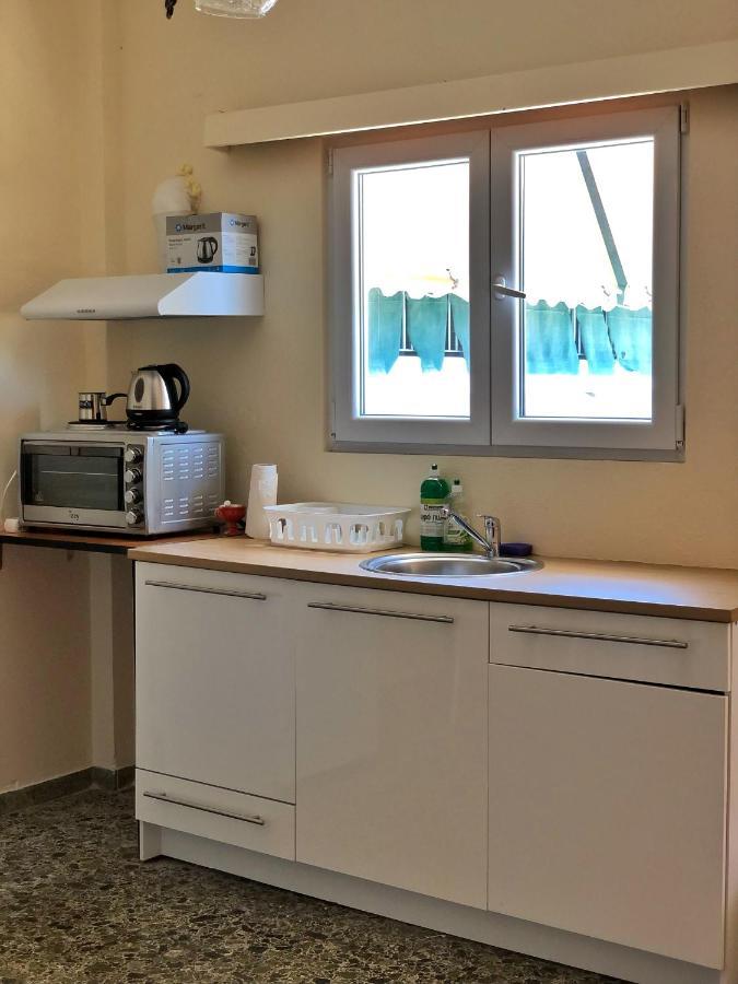 Blue Air Apartment 1Minute From Sea, 15 Min From The Airport Artemis City Center Bagian luar foto